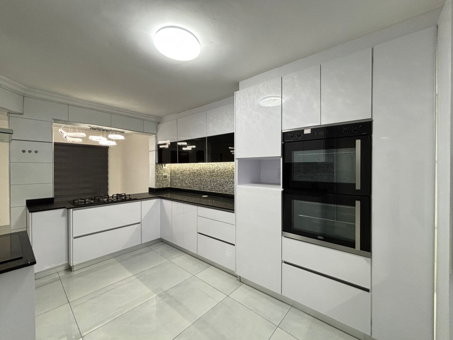 2 Bedroom Property for Sale in Glenwood KwaZulu-Natal