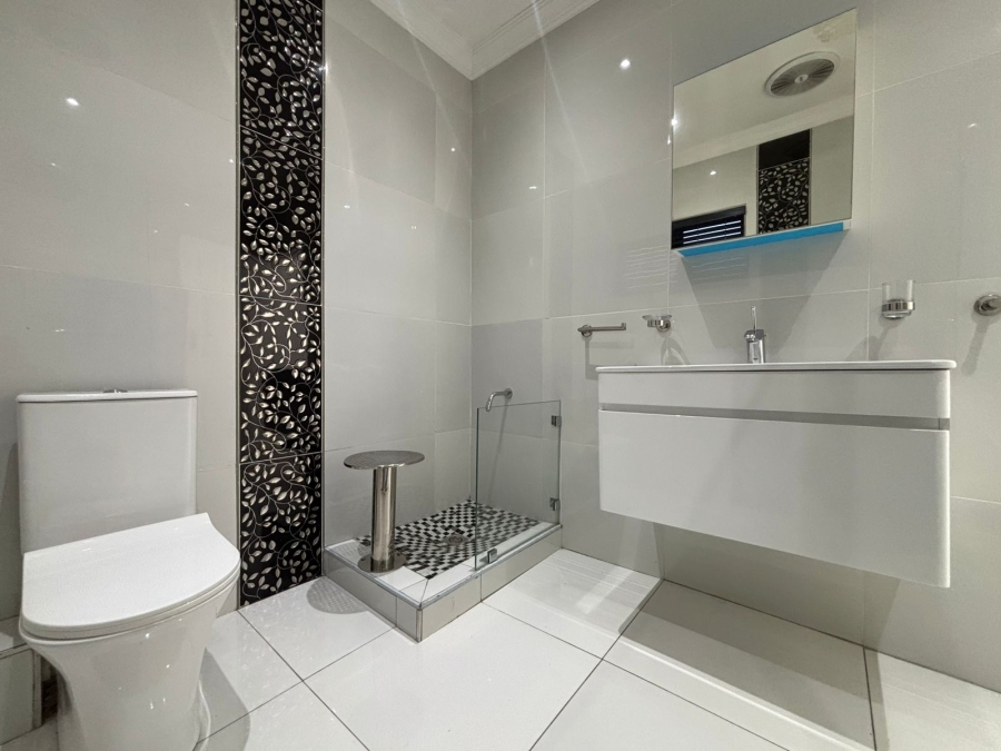 2 Bedroom Property for Sale in Glenwood KwaZulu-Natal