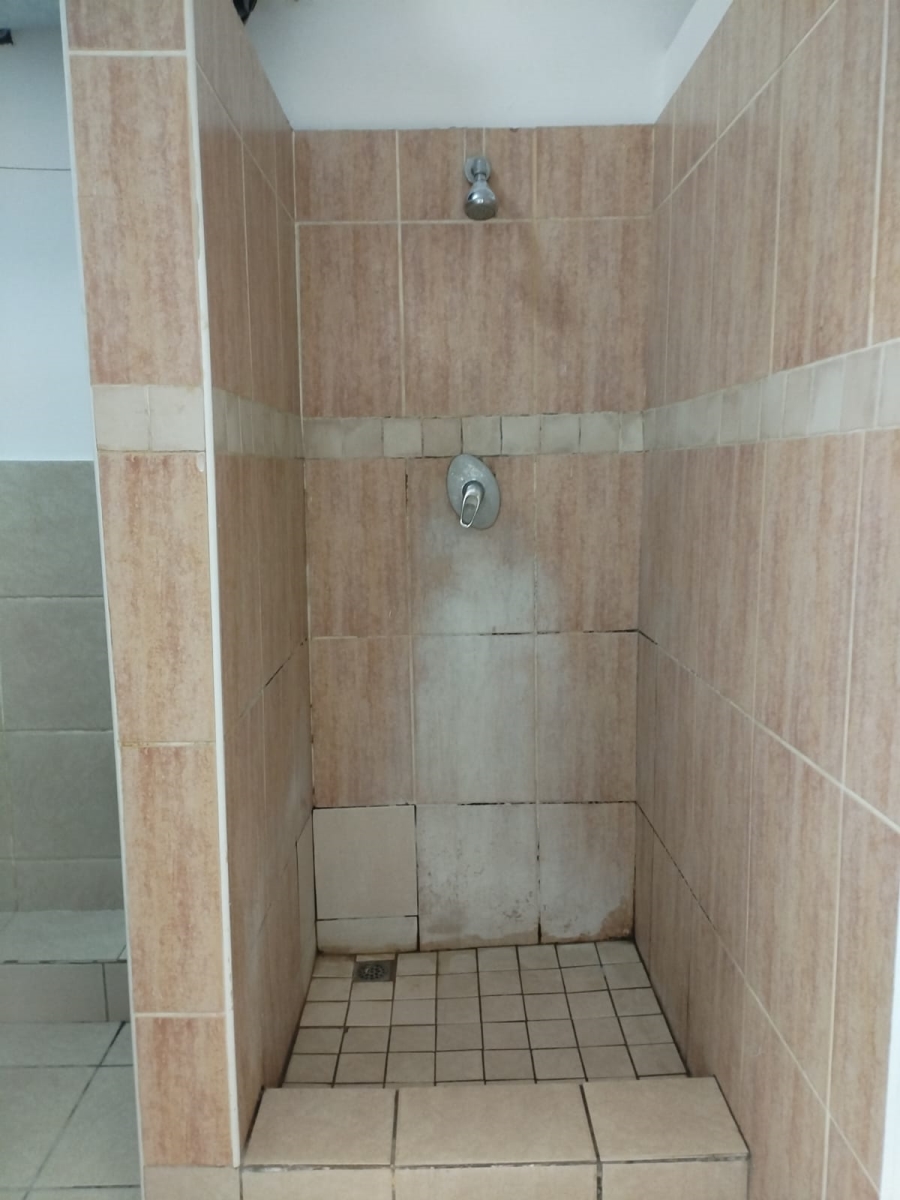 To Let 1 Bedroom Property for Rent in Esplanade KwaZulu-Natal