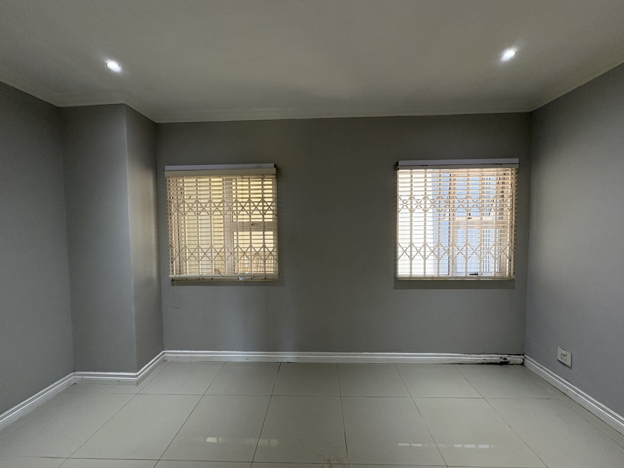 2 Bedroom Property for Sale in La Mercy KwaZulu-Natal