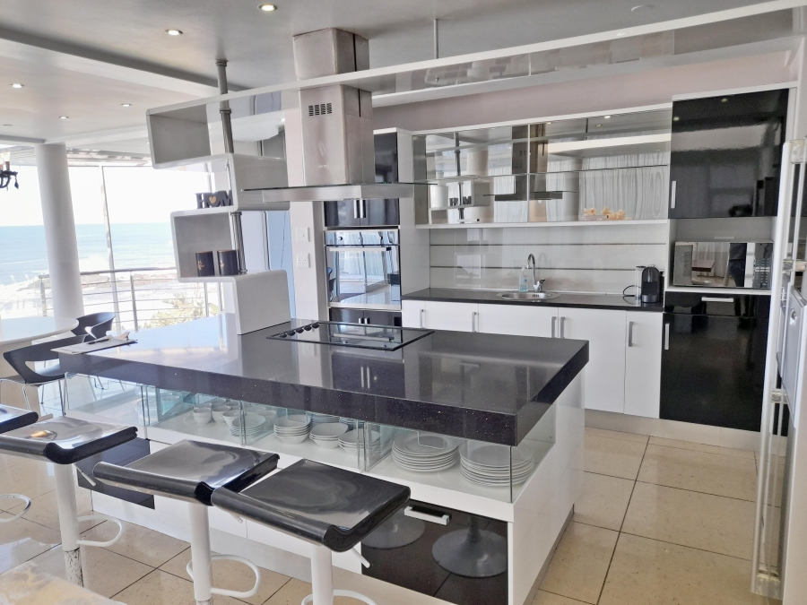 5 Bedroom Property for Sale in Tinley Manor KwaZulu-Natal