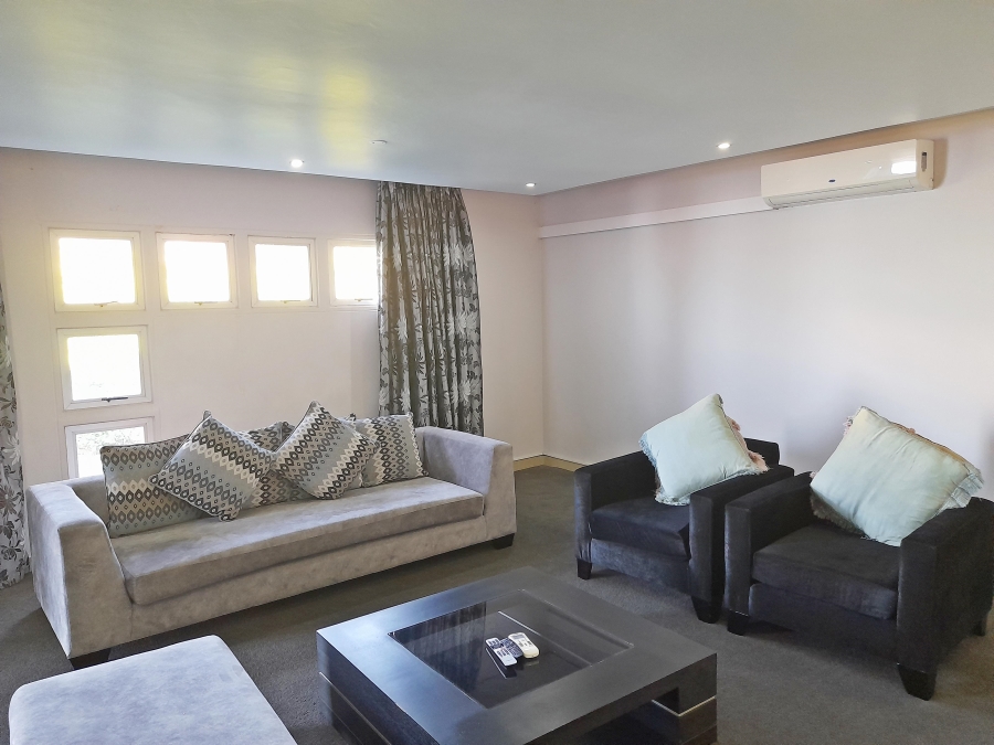 5 Bedroom Property for Sale in Tinley Manor KwaZulu-Natal