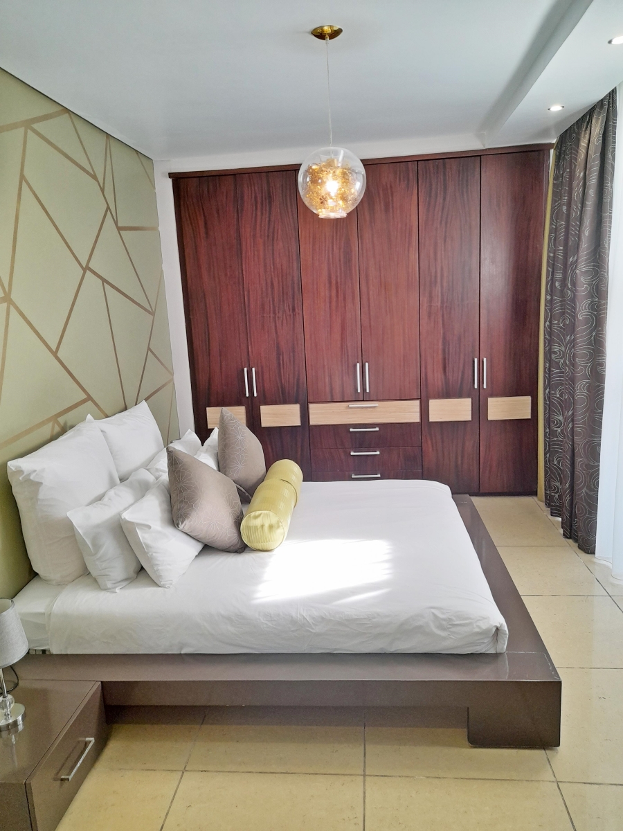 5 Bedroom Property for Sale in Tinley Manor KwaZulu-Natal