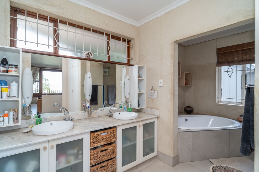 4 Bedroom Property for Sale in Glenwood KwaZulu-Natal