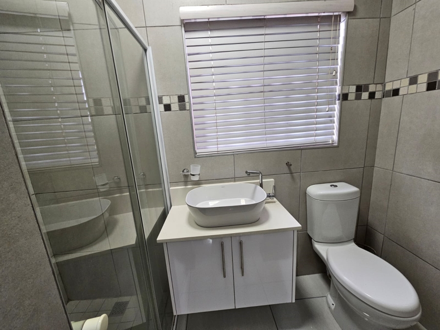 To Let 2 Bedroom Property for Rent in Amanzimtoti KwaZulu-Natal