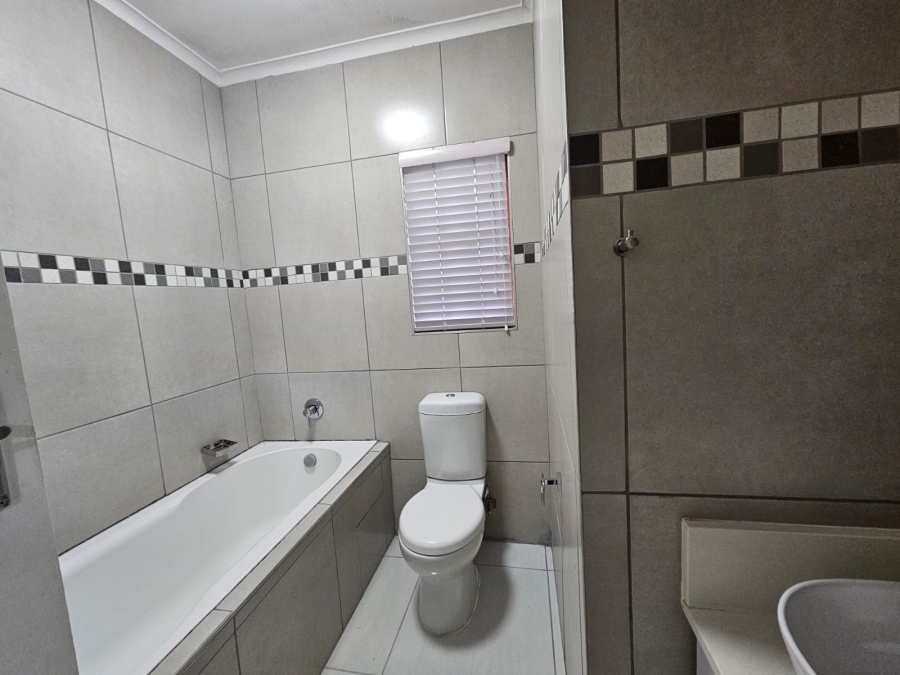To Let 2 Bedroom Property for Rent in Amanzimtoti KwaZulu-Natal