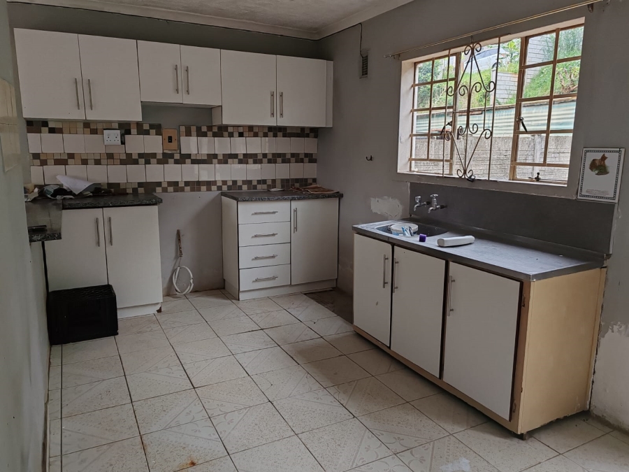 To Let 3 Bedroom Property for Rent in Grove End KwaZulu-Natal