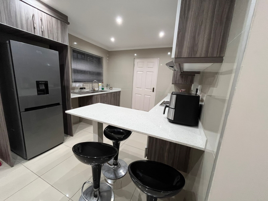 To Let 1 Bedroom Property for Rent in Mount Vernon KwaZulu-Natal