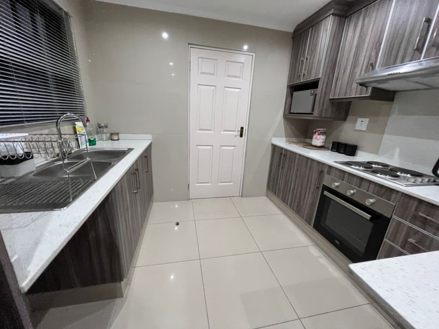 To Let 1 Bedroom Property for Rent in Mount Vernon KwaZulu-Natal