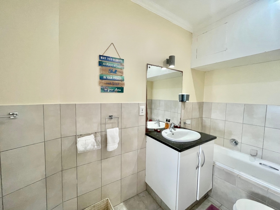 To Let 3 Bedroom Property for Rent in Westbrook KwaZulu-Natal