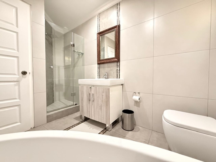 4 Bedroom Property for Sale in Aviary Hill KwaZulu-Natal