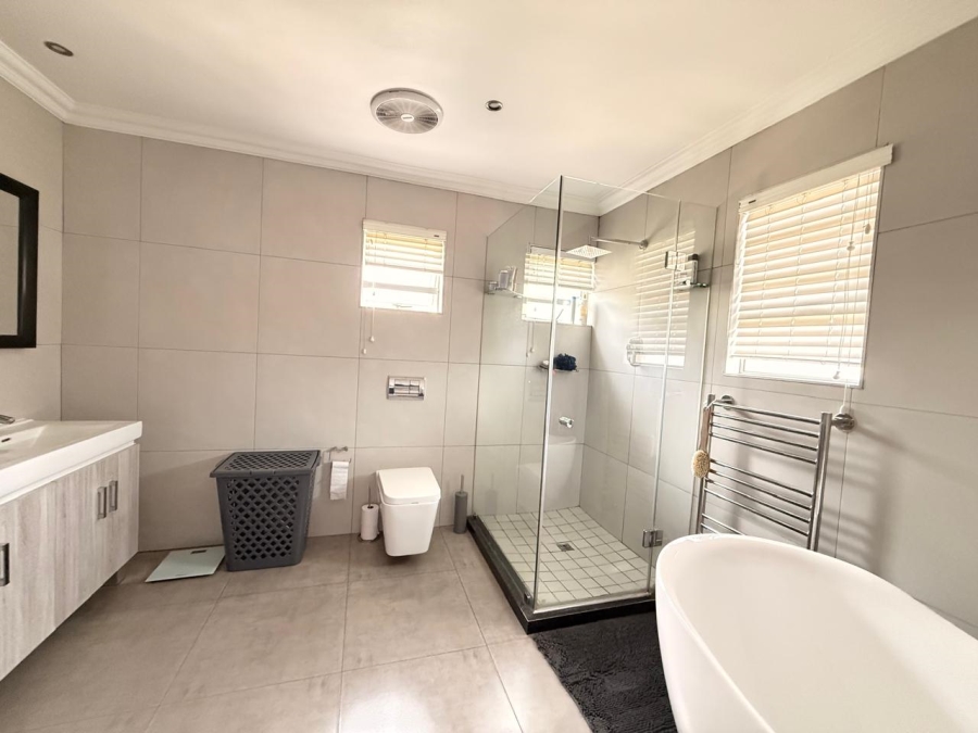 4 Bedroom Property for Sale in Aviary Hill KwaZulu-Natal