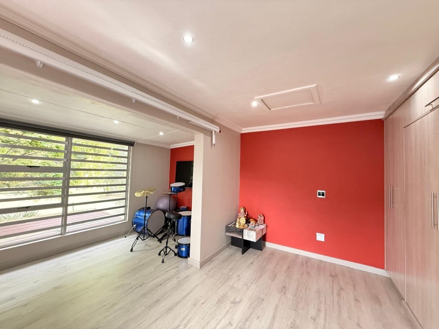 4 Bedroom Property for Sale in Aviary Hill KwaZulu-Natal