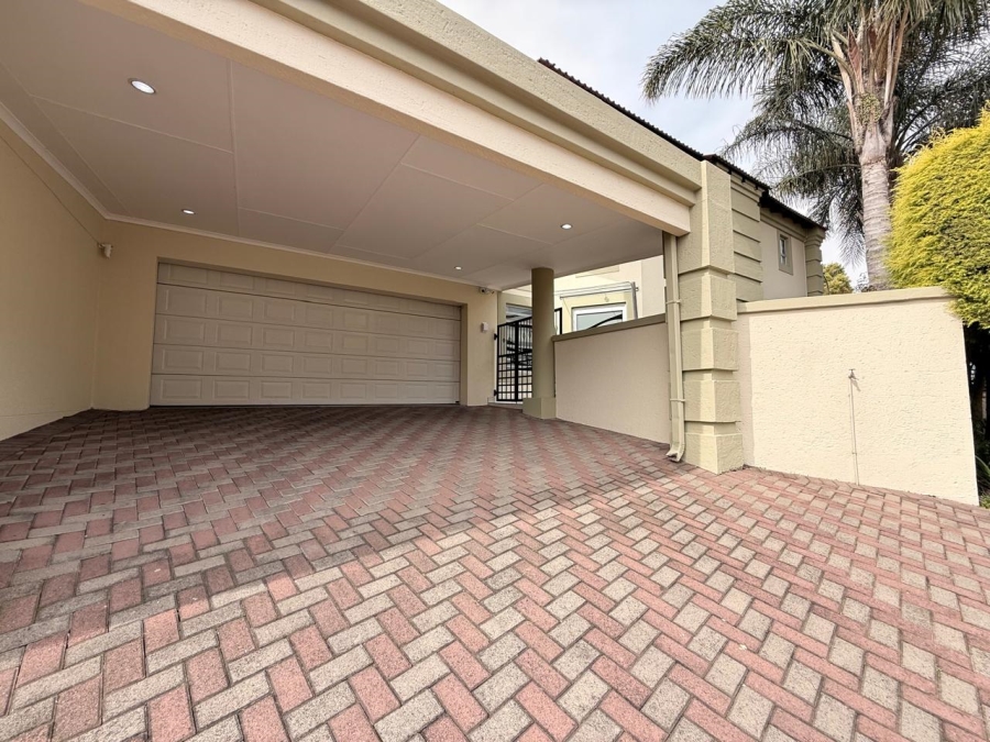 4 Bedroom Property for Sale in Aviary Hill KwaZulu-Natal