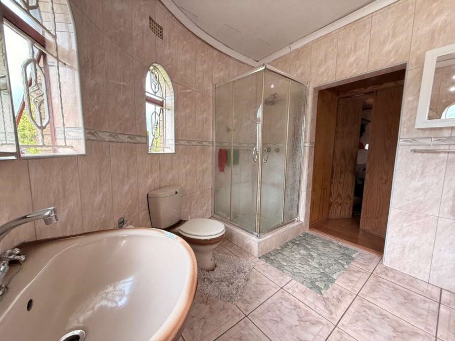 4 Bedroom Property for Sale in Aviary Hill KwaZulu-Natal