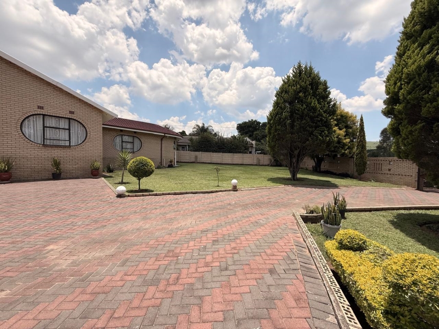 4 Bedroom Property for Sale in Aviary Hill KwaZulu-Natal