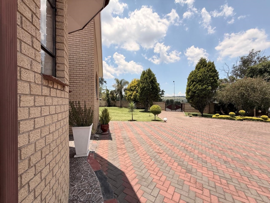 4 Bedroom Property for Sale in Aviary Hill KwaZulu-Natal