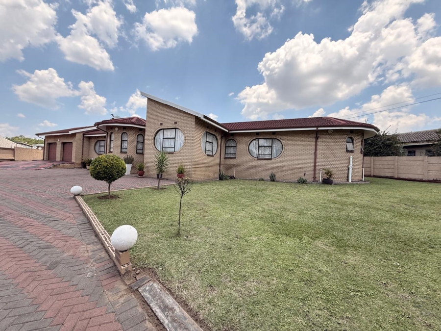 4 Bedroom Property for Sale in Aviary Hill KwaZulu-Natal