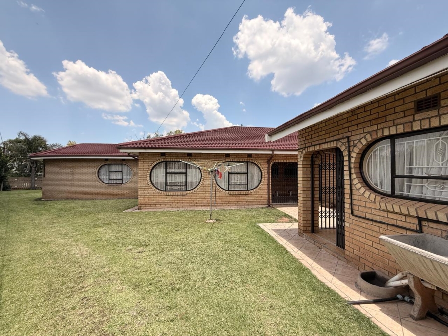 4 Bedroom Property for Sale in Aviary Hill KwaZulu-Natal