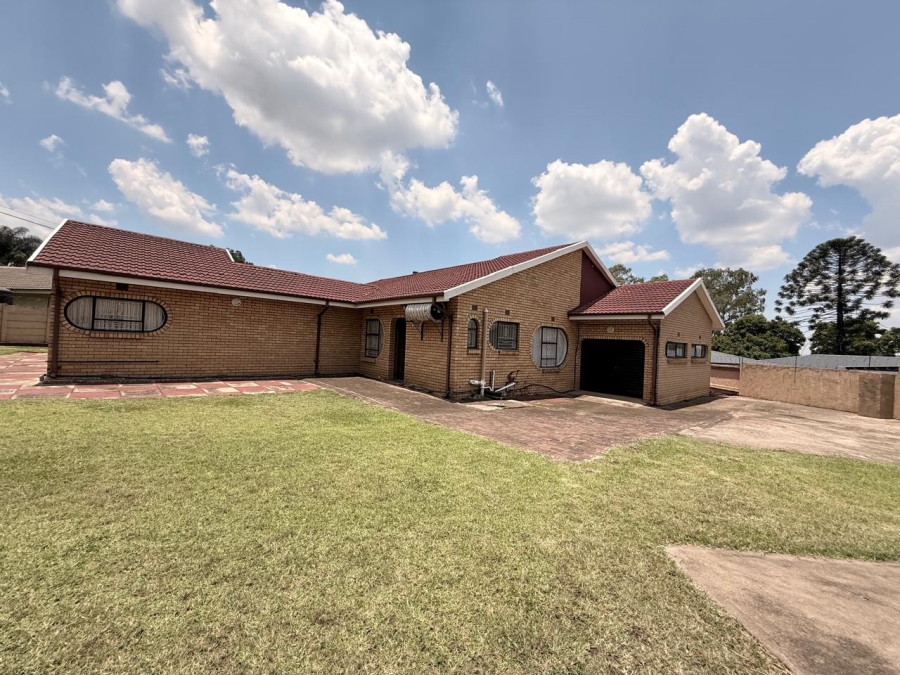 4 Bedroom Property for Sale in Aviary Hill KwaZulu-Natal