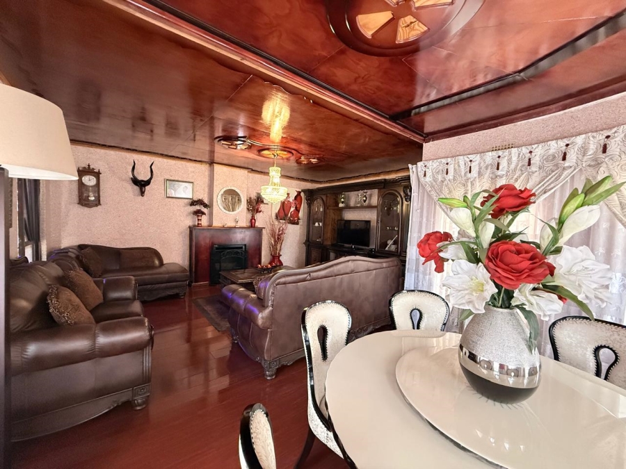 4 Bedroom Property for Sale in Aviary Hill KwaZulu-Natal