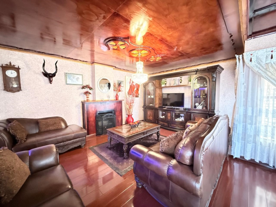 4 Bedroom Property for Sale in Aviary Hill KwaZulu-Natal