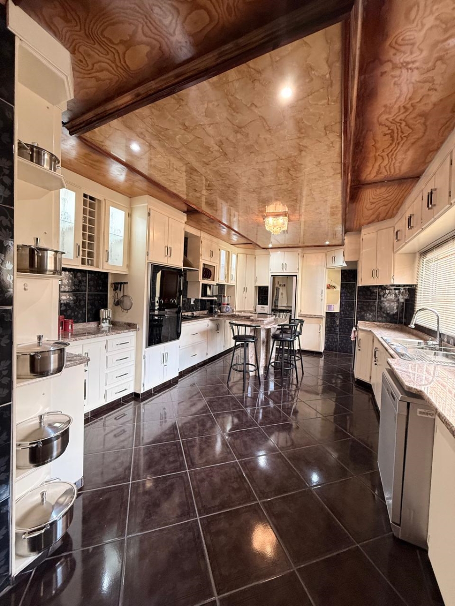 4 Bedroom Property for Sale in Aviary Hill KwaZulu-Natal