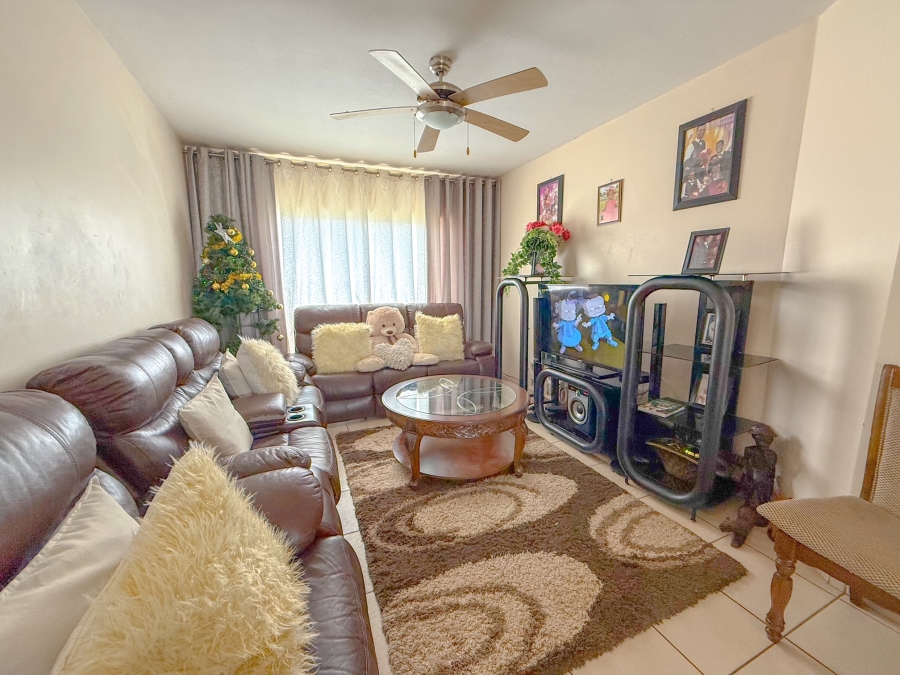 2 Bedroom Property for Sale in Empangeni Central KwaZulu-Natal