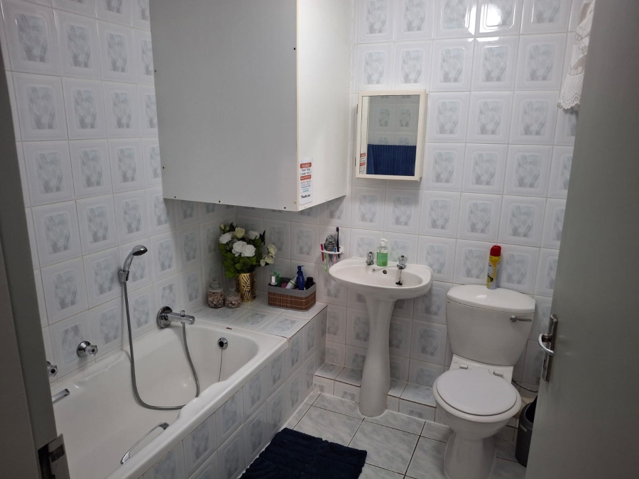 To Let 2 Bedroom Property for Rent in Manaba Beach KwaZulu-Natal