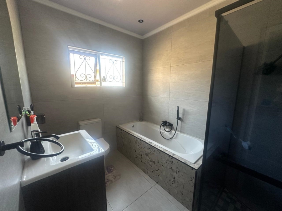 3 Bedroom Property for Sale in Glenwood KwaZulu-Natal
