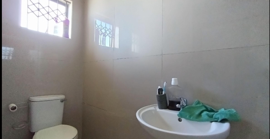 2 Bedroom Property for Sale in Amanzimtoti KwaZulu-Natal