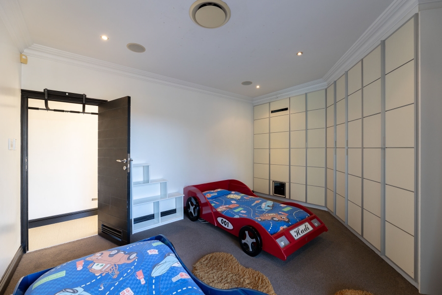 8 Bedroom Property for Sale in La Lucia KwaZulu-Natal