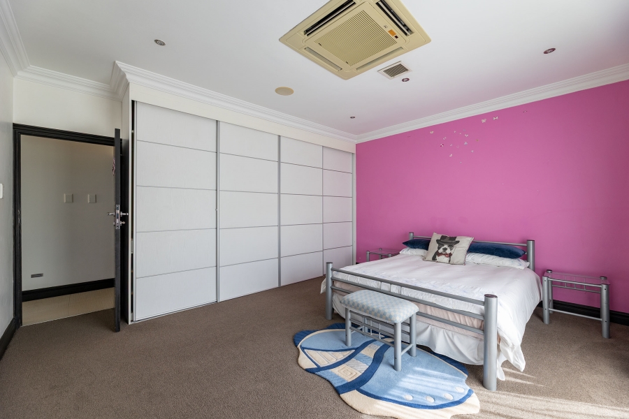 8 Bedroom Property for Sale in La Lucia KwaZulu-Natal