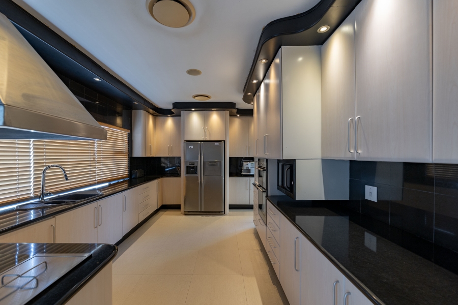 8 Bedroom Property for Sale in La Lucia KwaZulu-Natal