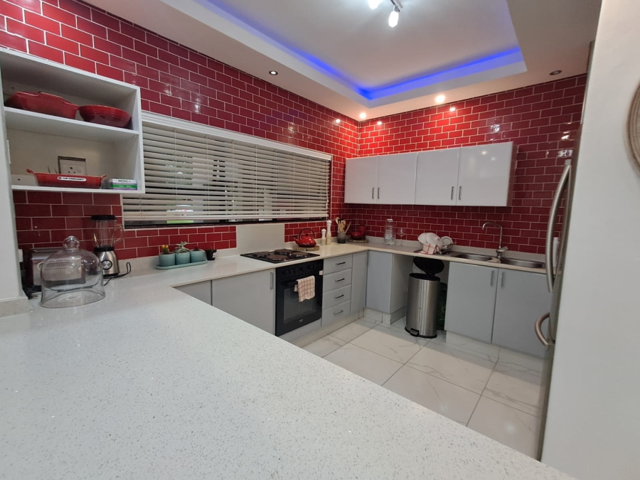 4 Bedroom Property for Sale in Palm Lakes Estate KwaZulu-Natal