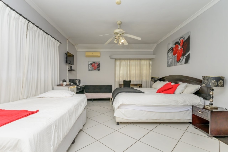 8 Bedroom Property for Sale in Beverley Hills KwaZulu-Natal