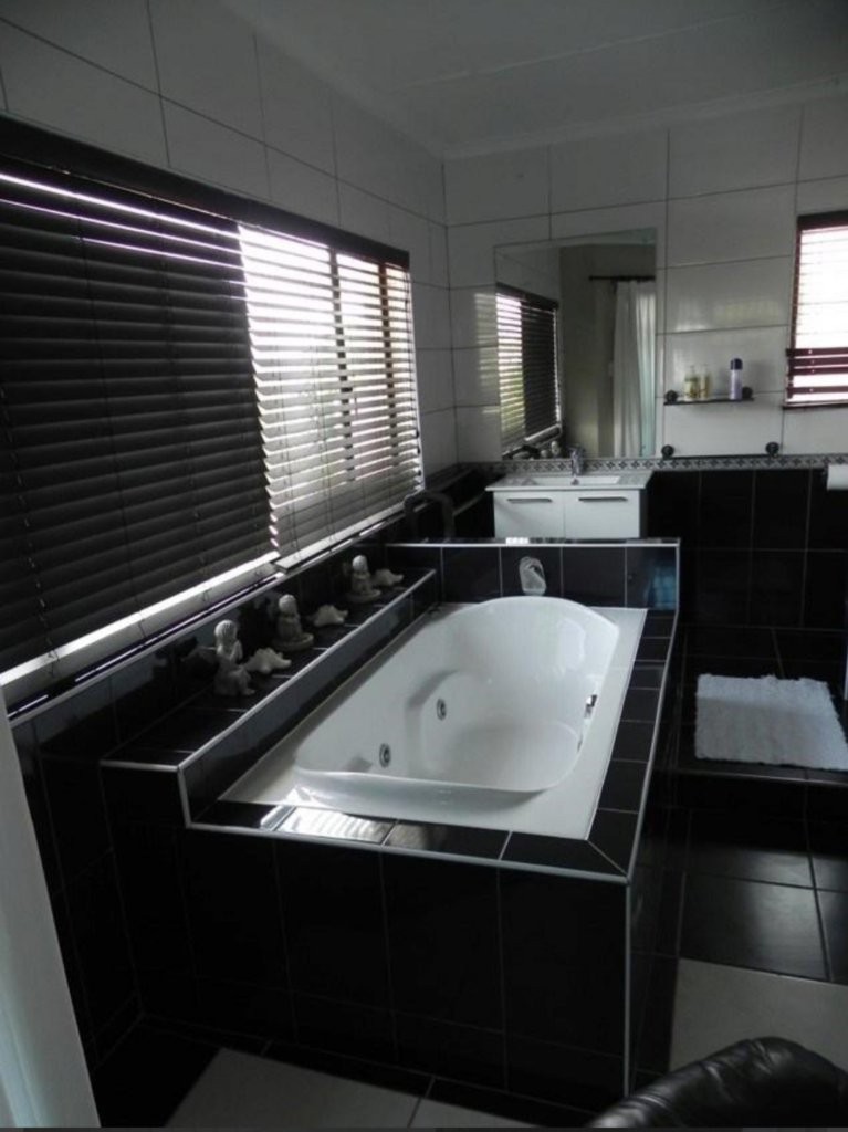 8 Bedroom Property for Sale in Beverley Hills KwaZulu-Natal