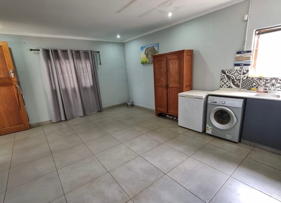 1 Bedroom Property for Sale in Kloof KwaZulu-Natal