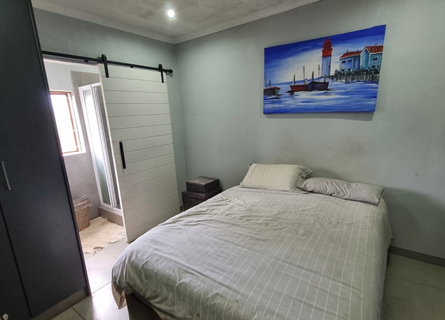 1 Bedroom Property for Sale in Kloof KwaZulu-Natal