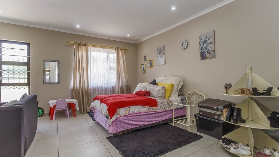 5 Bedroom Property for Sale in Wyebank KwaZulu-Natal