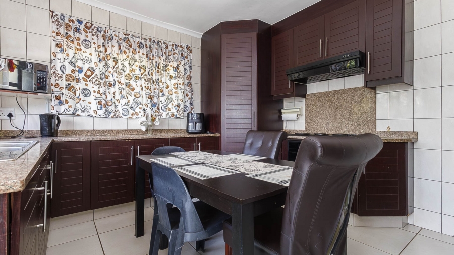 5 Bedroom Property for Sale in Wyebank KwaZulu-Natal