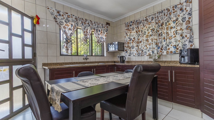 5 Bedroom Property for Sale in Wyebank KwaZulu-Natal