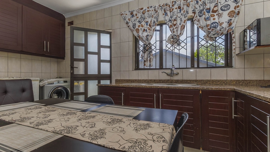 5 Bedroom Property for Sale in Wyebank KwaZulu-Natal