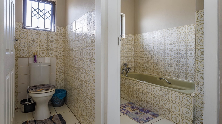 5 Bedroom Property for Sale in Wyebank KwaZulu-Natal