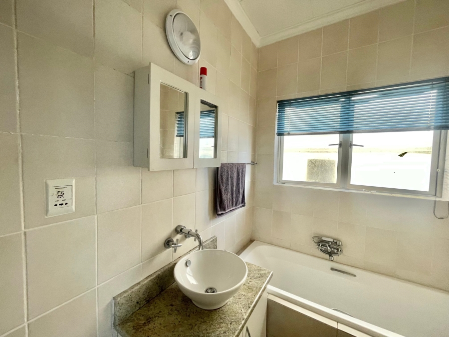 To Let 3 Bedroom Property for Rent in Westbrook KwaZulu-Natal