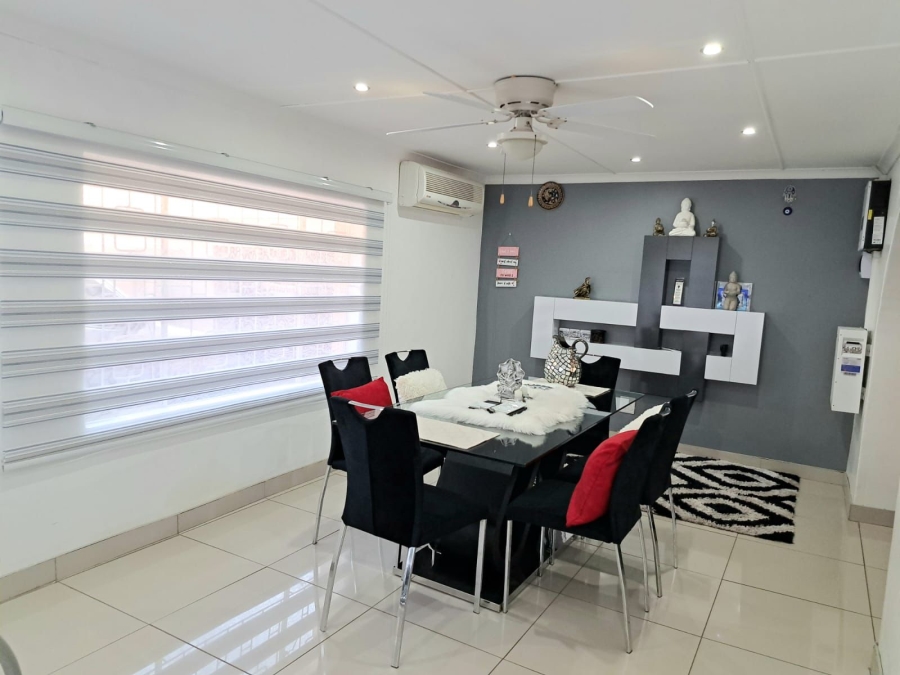 3 Bedroom Property for Sale in Raisethorpe KwaZulu-Natal