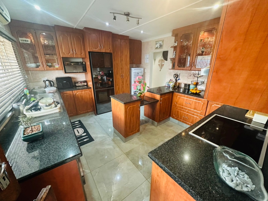 3 Bedroom Property for Sale in Raisethorpe KwaZulu-Natal