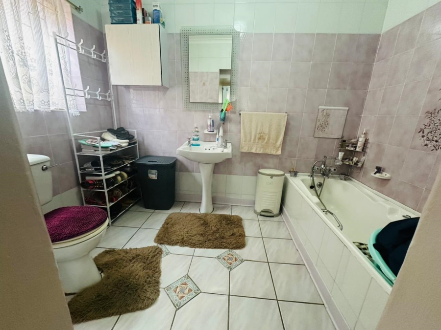 3 Bedroom Property for Sale in Raisethorpe KwaZulu-Natal