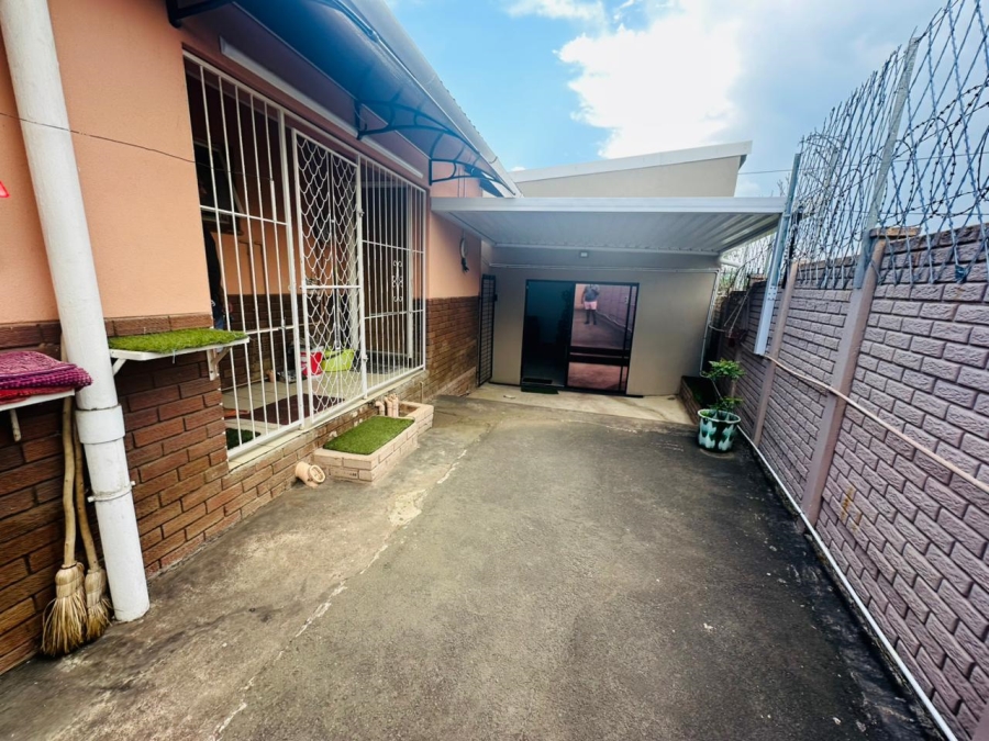 3 Bedroom Property for Sale in Raisethorpe KwaZulu-Natal