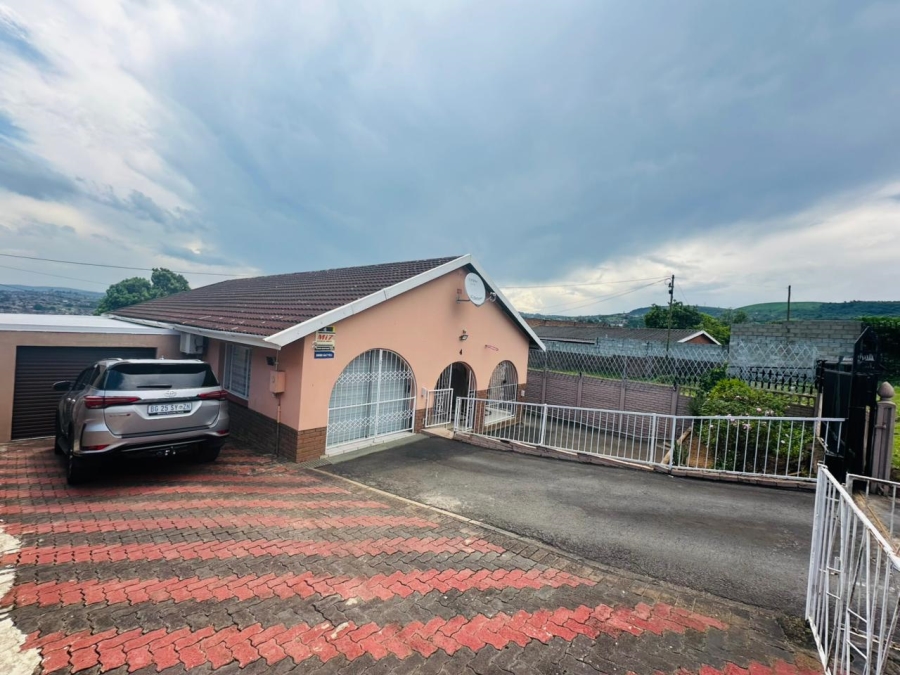 3 Bedroom Property for Sale in Raisethorpe KwaZulu-Natal